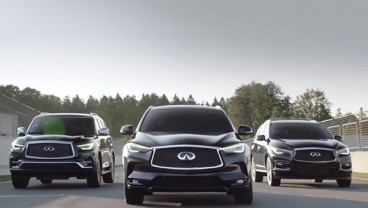 Dua Model Infiniti Unjuk Kemewahan di Pusat Otomotif Jerman