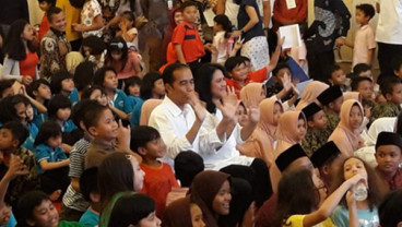 Beri Kuis Berhadiah Sepeda Boneka, Presiden Bingung Kok Ada Anak Menangis