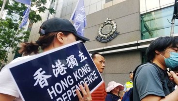 Pendukung Demokrasi Hong Kong Menentang Larangan Partai Politik