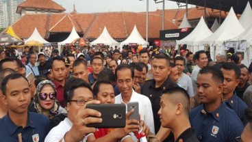 Jokowi Diserbu Pengunjung Otobursa Tumplek-Blek 2018