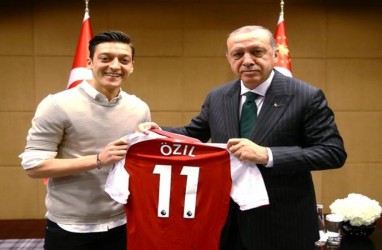 Ini Pembelaan Mesut Ozil Terkait Kritik Fotonya dengan Tayyip Erdogan
