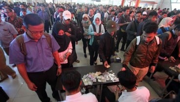 PEMBARUAN TIKET KRL  : Prahara di Tubuh Commuter Line 