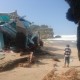 Ombak Besar Rusak Ratusan Bangunan di Pantai Selatan Gunungkidul