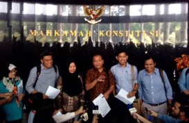 Pembatasan Masa Jabatan Presiden dan Wapres: Denny Indrayana, Aktivis dan Akademisi Melawan Perindo dan JK