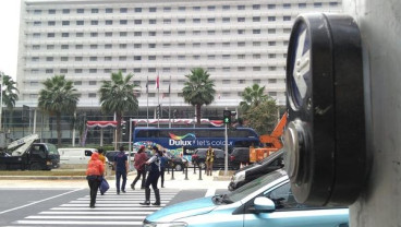 Potret Antusiasme Warga Jakarta "Nyeberang" di Pelican Crossing Bundaran HI