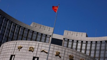 KABAR GLOBAL 2 AGUSTUS: China Pun Sulit Berpaling dari Dolar, The Fed Berpeluang Tahan Suku Bunga