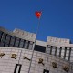 KABAR GLOBAL 2 AGUSTUS: China Pun Sulit Berpaling dari Dolar, The Fed Berpeluang Tahan Suku Bunga