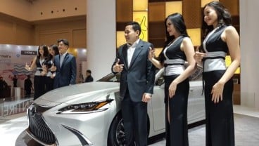 Lexus ES Hybrid Terbaru Debut di GIIAS Untuk Pasar Asean