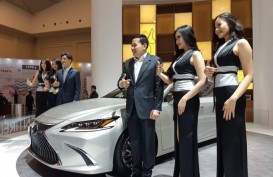 Lexus ES Hybrid Terbaru Debut di GIIAS Untuk Pasar Asean