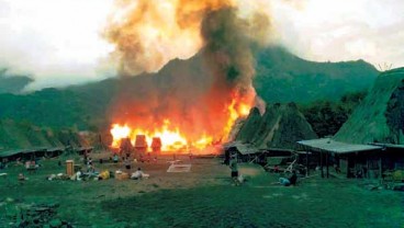 Kampung Tradisional Gurusina Terbakar, Sebagian Besar Rumah Adat Ludes 