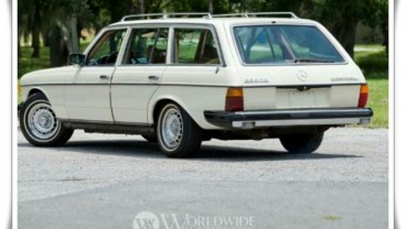 Dilelang, Mobil Terakhir John Lennon Mercedes-Benz 300TD Estate Wagon 1979