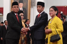 Dilantik Jadi Menpan RB, Syafruddin Cium Tangan JK dan Megawati