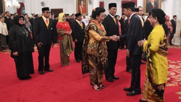 Presiden Jokowi Anugerahkan Tanda Kehormatan Kepada 8 Orang