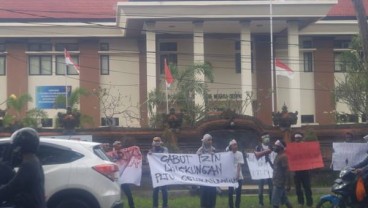 Sidang Gugatan PLTU Celukan Bawang Tahap II, Warga Aksi Damai