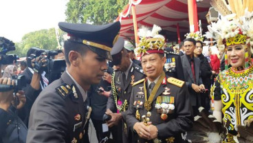 Keren, Kapolri Tito Karnavian dan Istri Tampil ala Suku Dayak di HUT Ke-73 RI