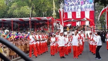 ASIAN GAMES 2018: Jokowi Berlari Kecil Saat Kirab Api di Istana Merdeka