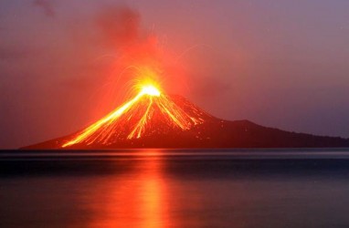 Dalam Sehari, Gunung Anak Krakatau Meletus 576 Kali