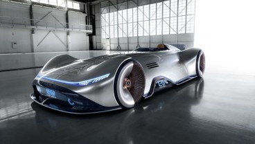 World Première di Monterey, Ini Tampilan Mercedes-Benz Vision EQ Silver Arrow