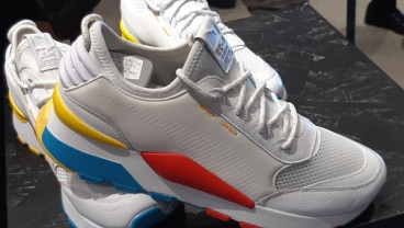 Bergaya dengan Sepatu Kets Retro Puma
