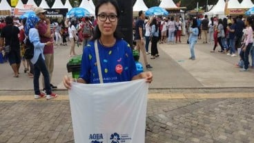 ASIAN GAMES 2018: Indo Relawan Bersihkan Sampah di Gelora Bung Karno