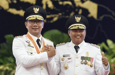 Serah Terima Gubernur Jabar: Ridwan Kamil - Uu Ruzhanul Ulum Resmi Masuki Gedung Sate