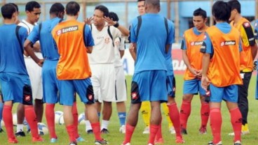 Piala AFF 2018: Fandi Ahmad Pimpin Latihan Perdana Singapura