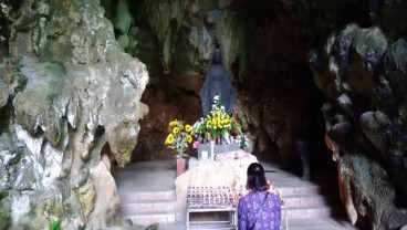 WISATA GUNUNG KIDUL, Tawaran Kedamaian Gua Maria Tritis