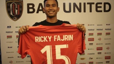 Ricky Fajrin Lelang Jersey Timnas untuk Korban Gempa Lombok