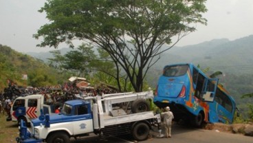 Bus Masuk Jurang di Sukabumi: Kernet Ditemukan Dua Kilometer dari Lokasi Kejadian