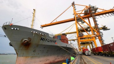 Pelindo IV Investasi US$10 Juta Untuk Pengadaan Container Crane  