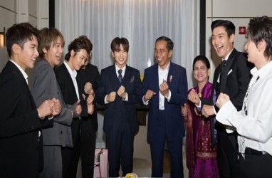 Super Junior dan Presiden Jokowi Goyang Dayung di Seoul