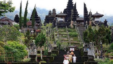 Bali Susun Regulasi Kesucian Pura