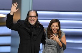 Sutradara Glenn Weiss Lamar Kekasihnya di Emmy Awards 2018