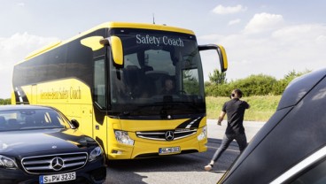 IAA Commercial Vehicles 2018 : Inilah Fitur Keselamatan Terbaru Bus Mercedes-Benz dan Setra