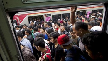 Gangguan KRL: Gardu Listrik Kebakaran, Commuterline Manggarai-Tanah Abang Tak Bisa Beroperasi