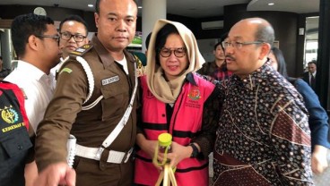 Kejagung Tahan Tersangka Mantan Bos Pertamina Karen Agustiawan