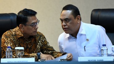 Ribuan Honorer Tuntut Jadi PNS, Upah Minimal Jadi Solusi