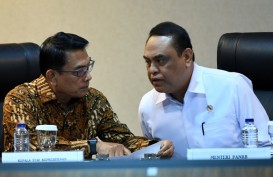 Ribuan Honorer Tuntut Jadi PNS, Upah Minimal Jadi Solusi