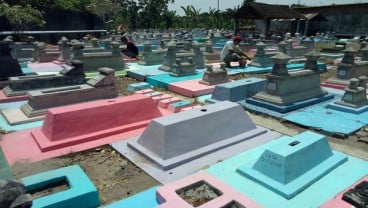 CERITA UNIK, Makam Warna-warni Blulukan