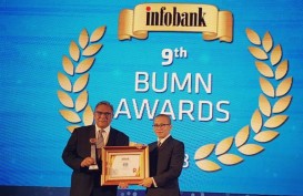 Pertahankan Kinerja "Sangat Bagus", Surveyor Indonesia Raih Platinum Trophy