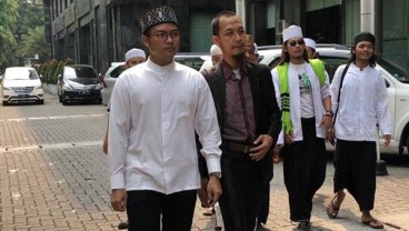 Hoax Laa Ilaaha Illallah di Video Bobotoh Persib Keroyok Jakmania. Denny Siregar Dipolisikan