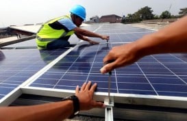 Industri Boleh Pasang Panel Surya Atap, Bisa Jual Listrik ke PLN