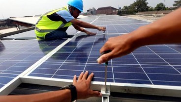 Industri Boleh Pasang Panel Surya Atap, Bisa Jual Listrik ke PLN