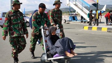 GEMPA PALU-DONGGALA: Tenaga Kesehatan Bawa Genset Sendiri