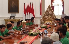 Presiden Jokowi Carikan Bapak Angkat Bagi Timnas U-16