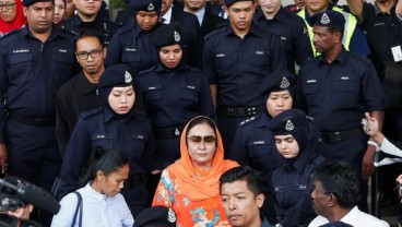 Istri Mantan PM Malaysia Hadapi 17 Dakwaan Hukum