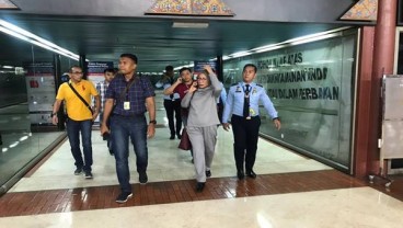 Ratna Sarumpaet Berangkat ke Chile Atas Disposisi Anies Baswedan