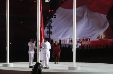 Menko PMK Bawakan Bendera Merah Putih dalam Pembukaan Asian Para Games 2018