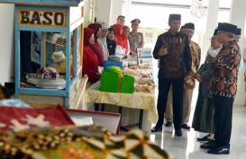 Perdana, Presiden Jokowi Luncurkan Bank Wakaf Mikro di Luar Jawa