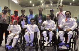 Kunjungi Venue Wheelchair Fencing, Menpora Berbaur Bersama Atlet dan Penonton